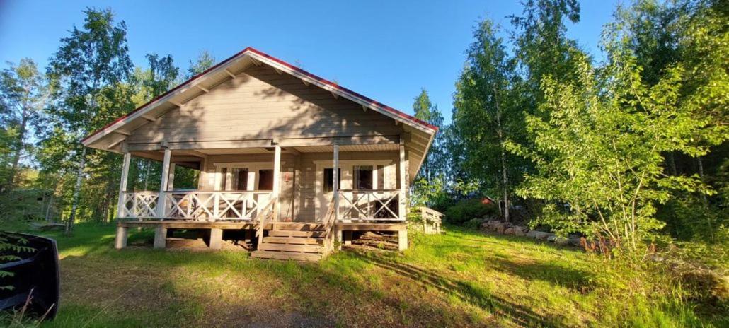 Pulla Karvisen Maatilamatkailussa Ruokola Exterior foto