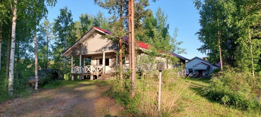 Pulla Karvisen Maatilamatkailussa Ruokola Exterior foto